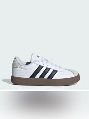 adidas White court 3.0 Sneakers with Black Stripes fits size 6/6.5